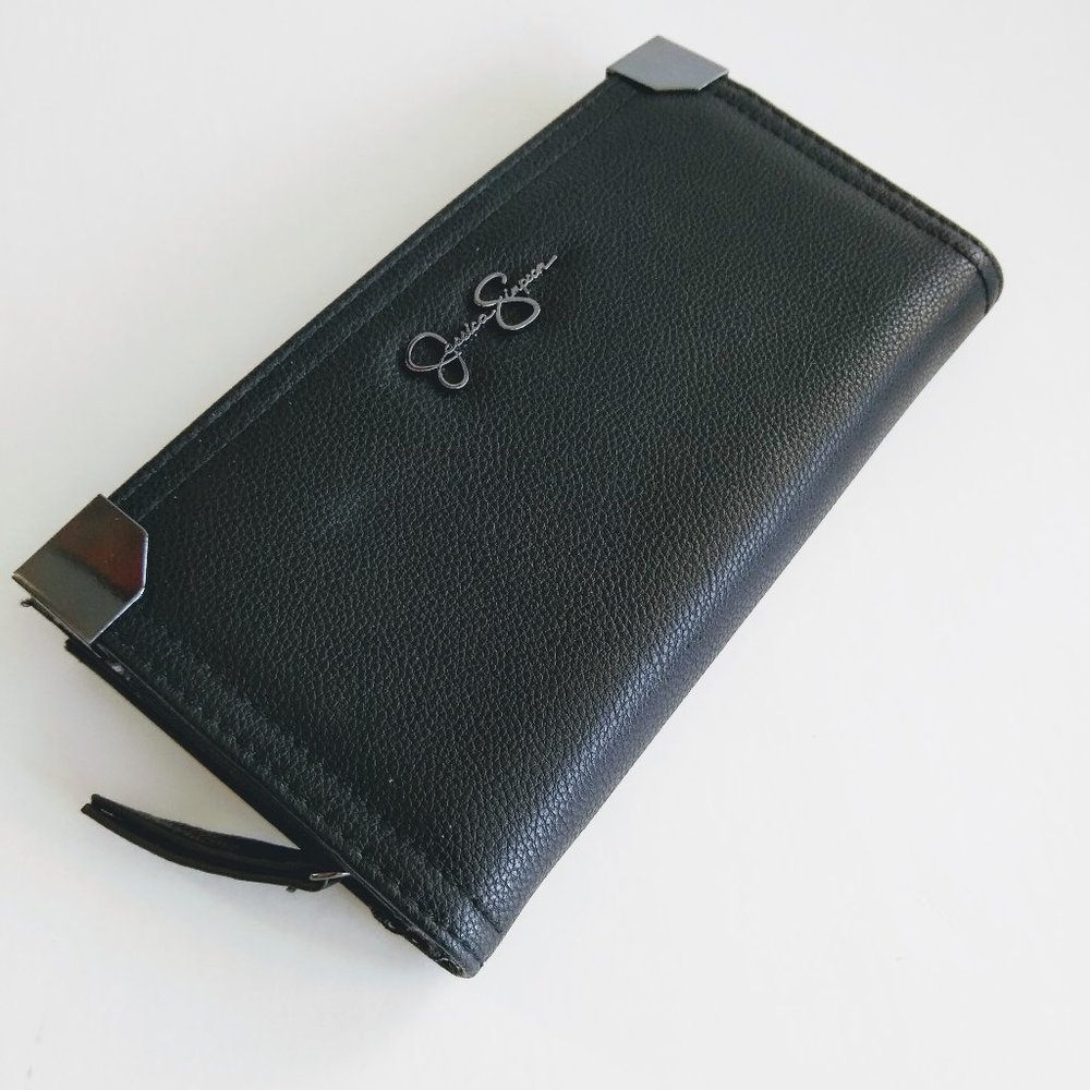 Jessia Simpson Frankie Single Zip Around Wallet